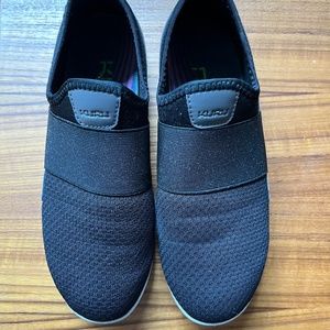 Kuru Ellie Slip On Sneakers - Black/Gray